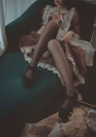 衣袖红镶边